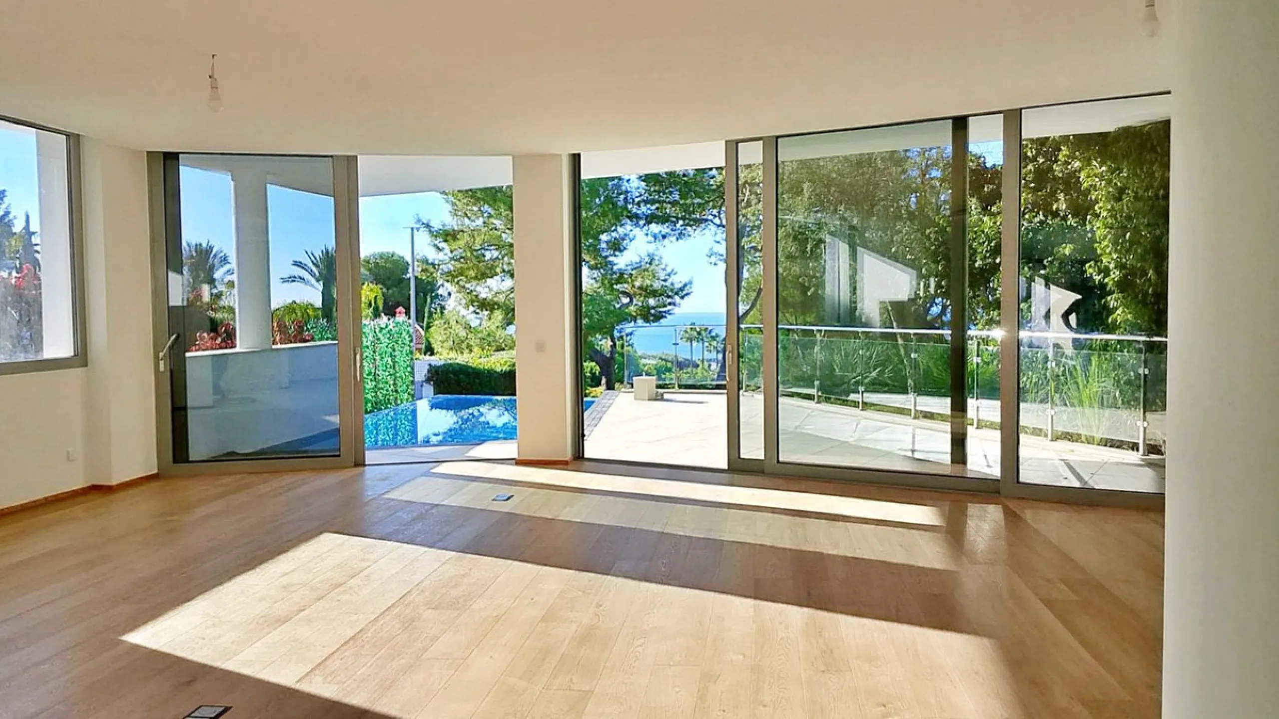 Elegant Corner Villa in Meisho Hills, Sierra Blanca, Marbella.