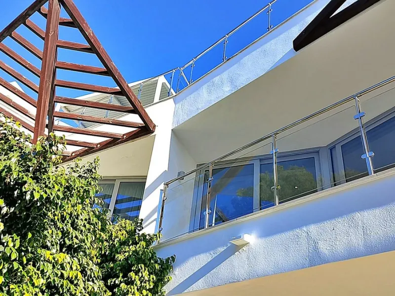 Elegant Corner Villa in Meisho Hills, Sierra Blanca, Marbella.