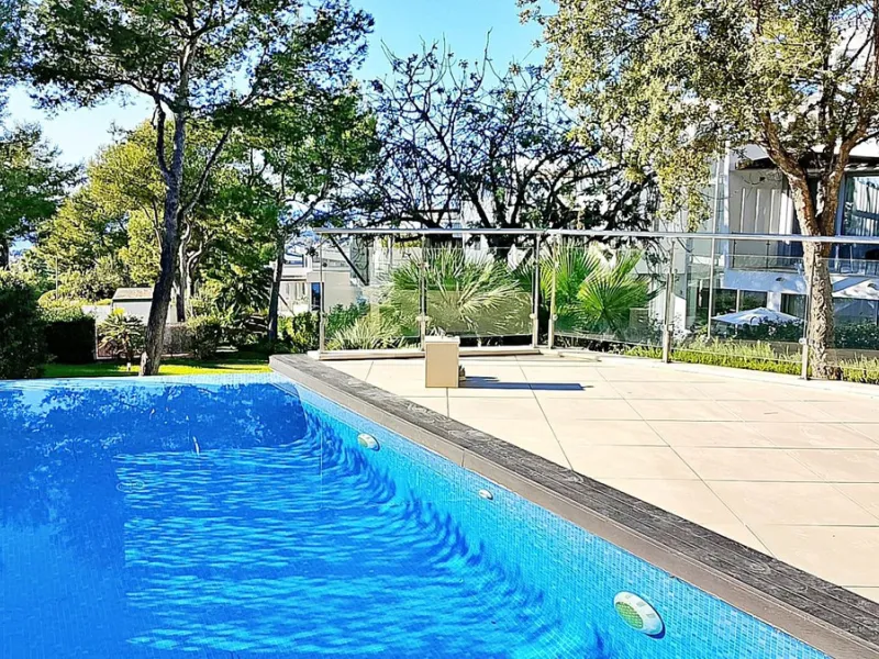 Elegant Corner Villa in Meisho Hills, Sierra Blanca, Marbella.