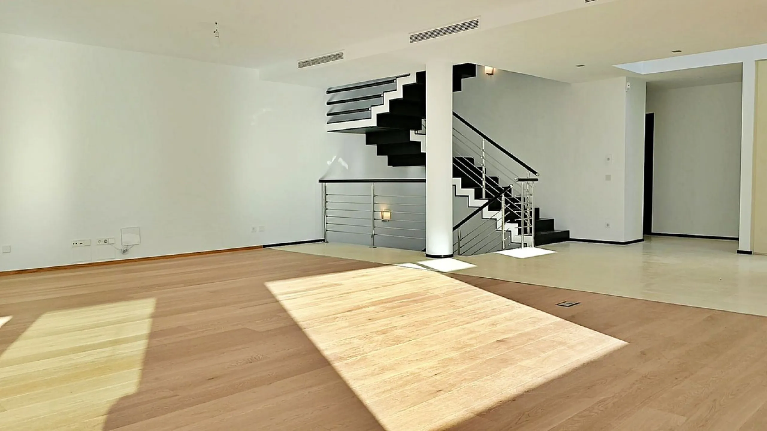 Elegant Corner Villa in Meisho Hills, Sierra Blanca, Marbella.