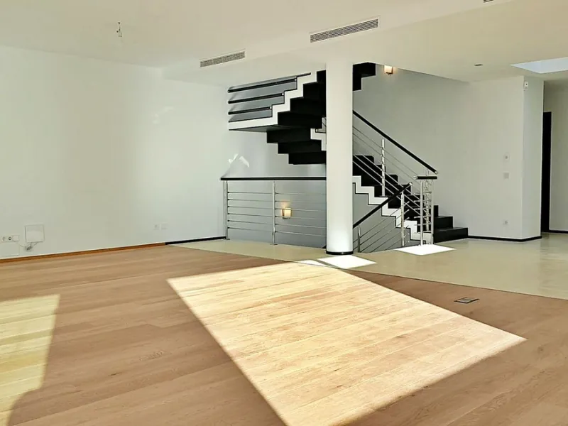 Elegant Corner Villa in Meisho Hills, Sierra Blanca, Marbella.