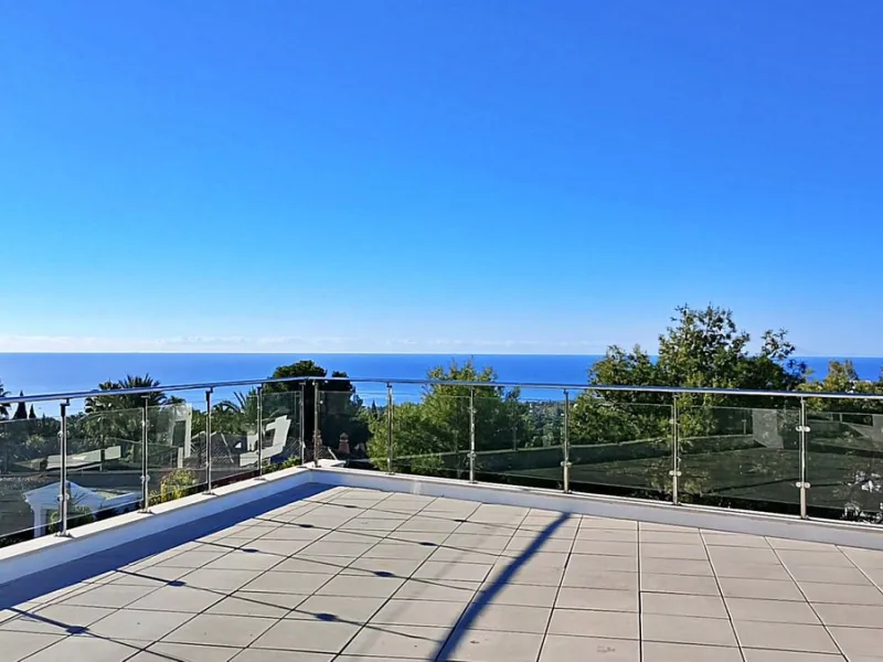 Elegant Corner Villa in Meisho Hills, Sierra Blanca, Marbella.