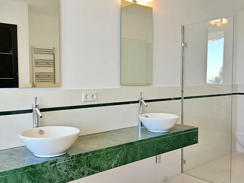 Elegant Corner Villa in Meisho Hills, Sierra Blanca, Marbella.
