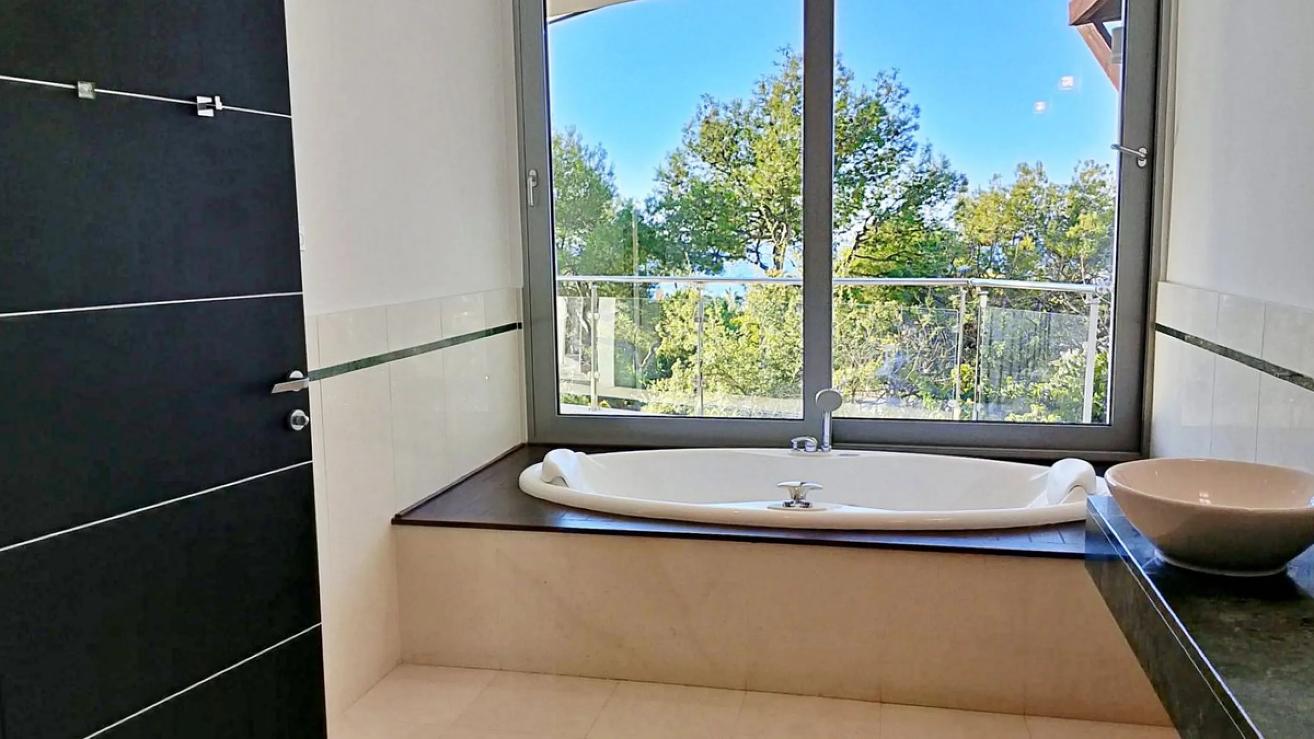 Elegant Corner Villa in Meisho Hills, Sierra Blanca, Marbella.