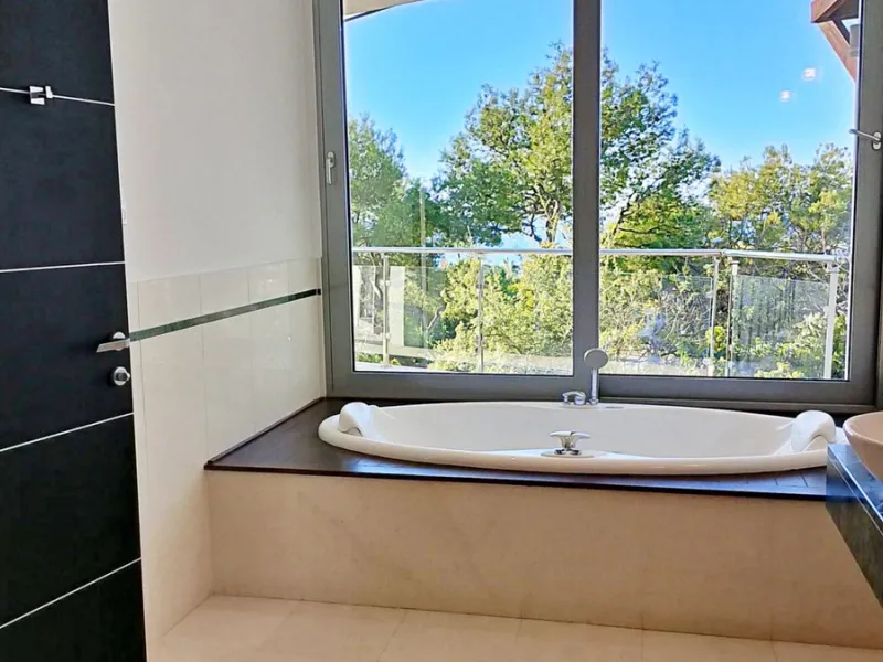 Elegant Corner Villa in Meisho Hills, Sierra Blanca, Marbella.