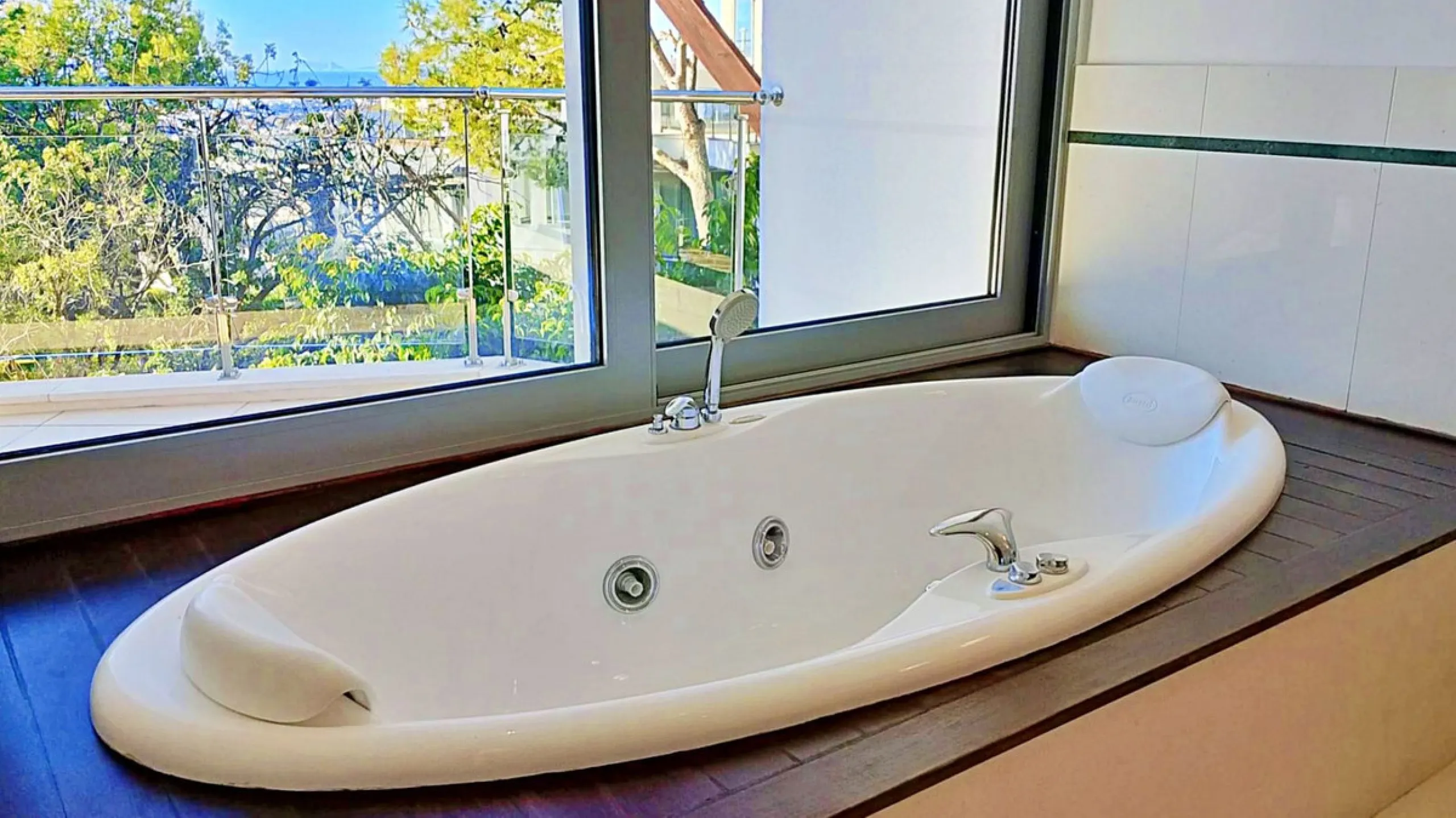 Elegant Corner Villa in Meisho Hills, Sierra Blanca, Marbella.