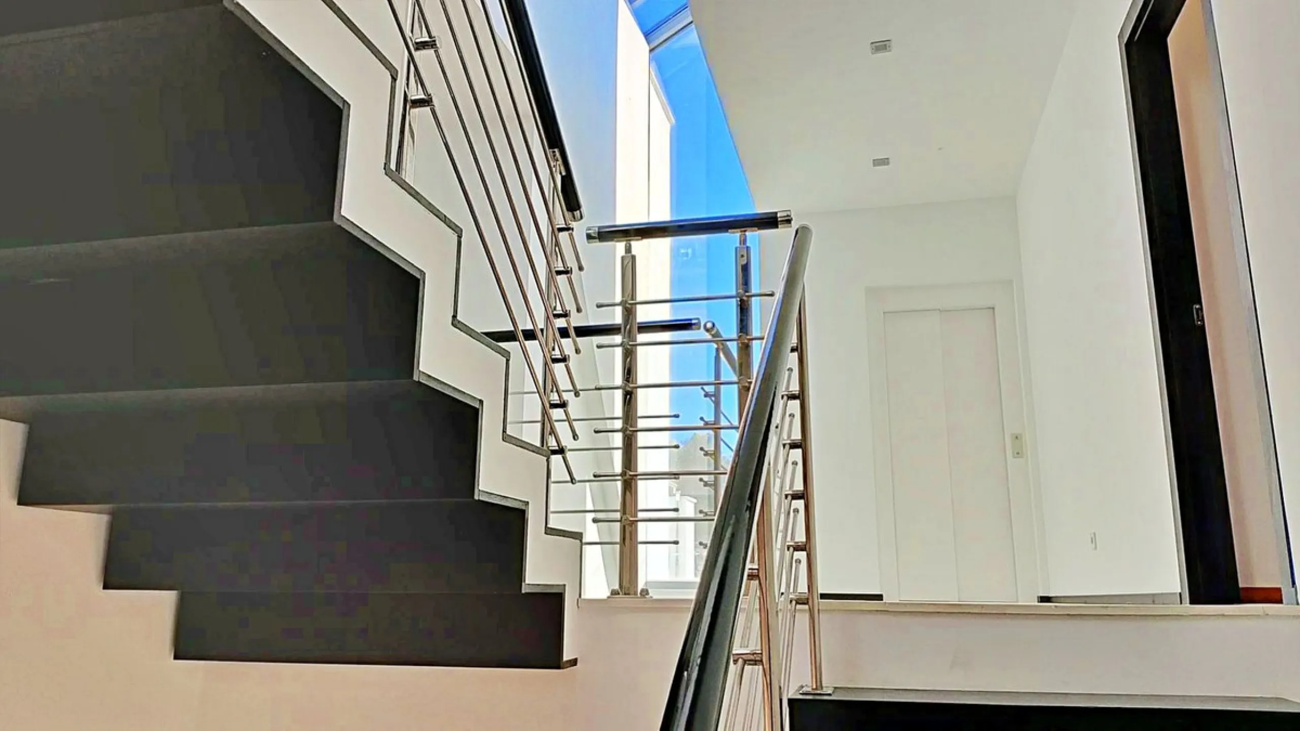 Elegant Corner Villa in Meisho Hills, Sierra Blanca, Marbella.