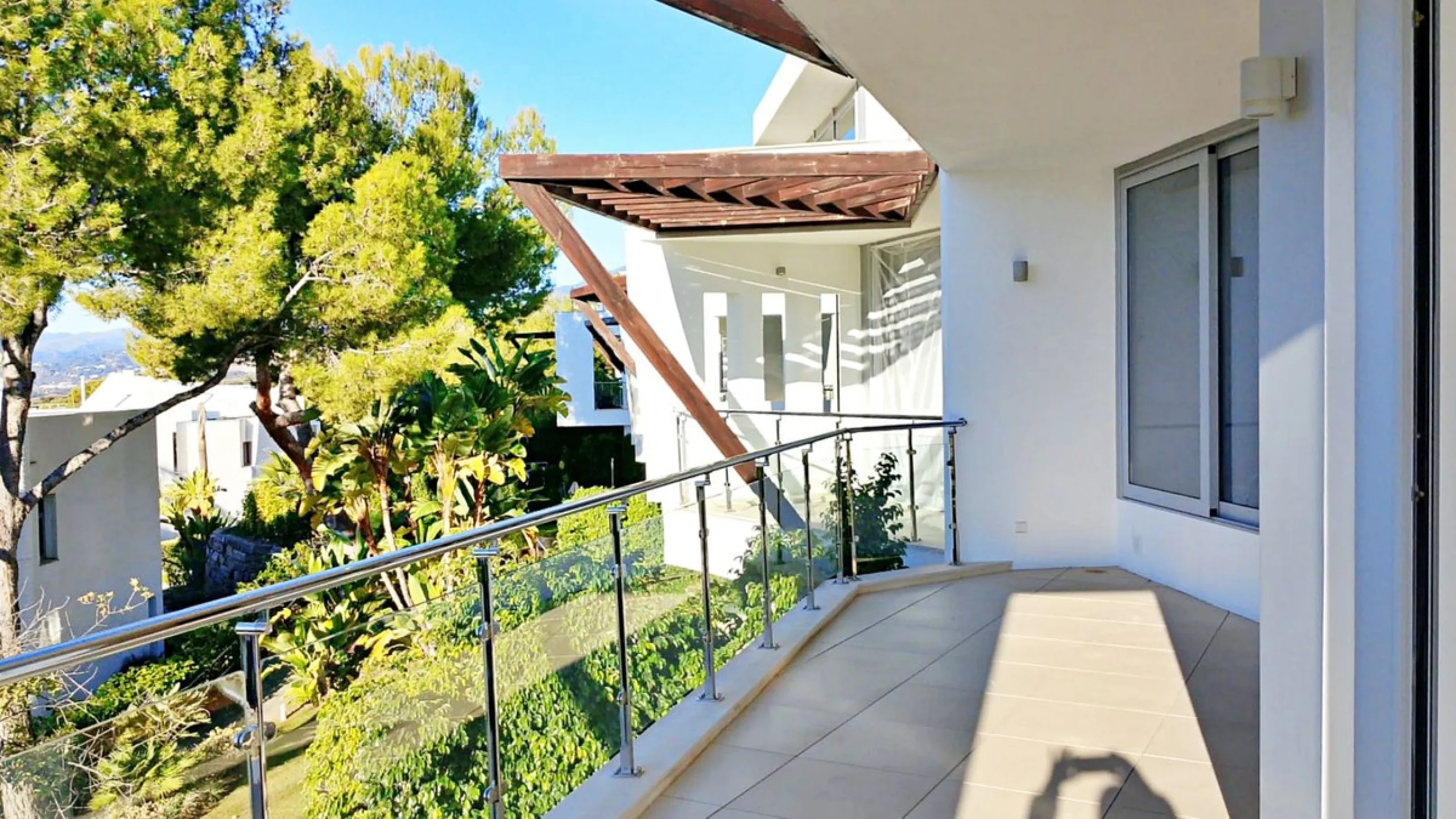 Elegant Corner Villa in Meisho Hills, Sierra Blanca, Marbella.