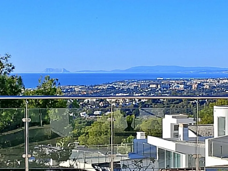 Elegant Corner Villa in Meisho Hills, Sierra Blanca, Marbella.