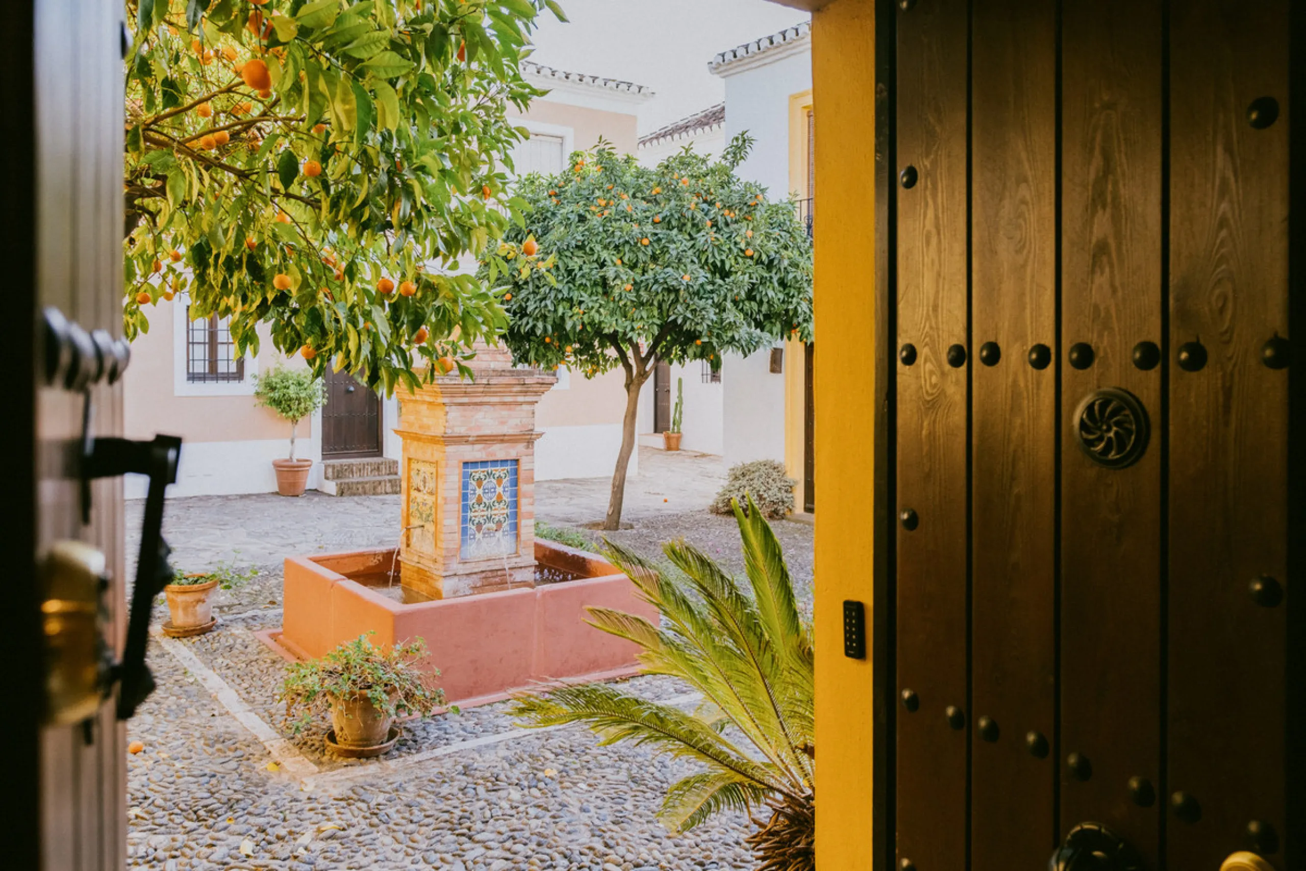This bright and inviting 3-bedroom townhouse effortlessly combines the charm of traditional Andalusian design with updated modern aesthetics. Ideally located near all amenities and just moments from the renowned Puente Romano, Golden Mile, Marbella, this 
