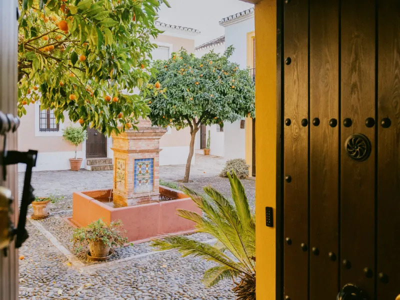 This bright and inviting 3-bedroom townhouse effortlessly combines the charm of traditional Andalusian design with updated modern aesthetics. Ideally located near all amenities and just moments from the renowned Puente Romano, Golden Mile, Marbella, this 