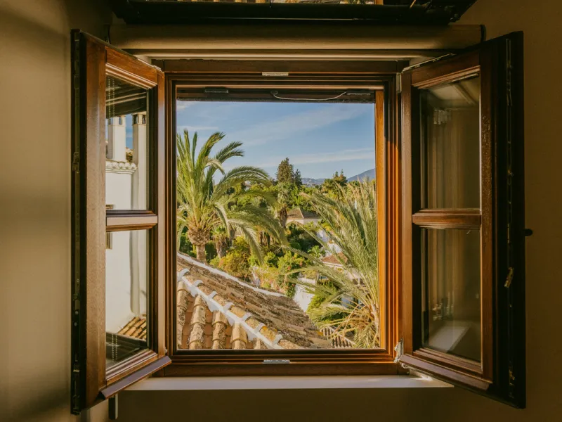 This bright and inviting 3-bedroom townhouse effortlessly combines the charm of traditional Andalusian design with updated modern aesthetics. Ideally located near all amenities and just moments from the renowned Puente Romano, Golden Mile, Marbella, this 