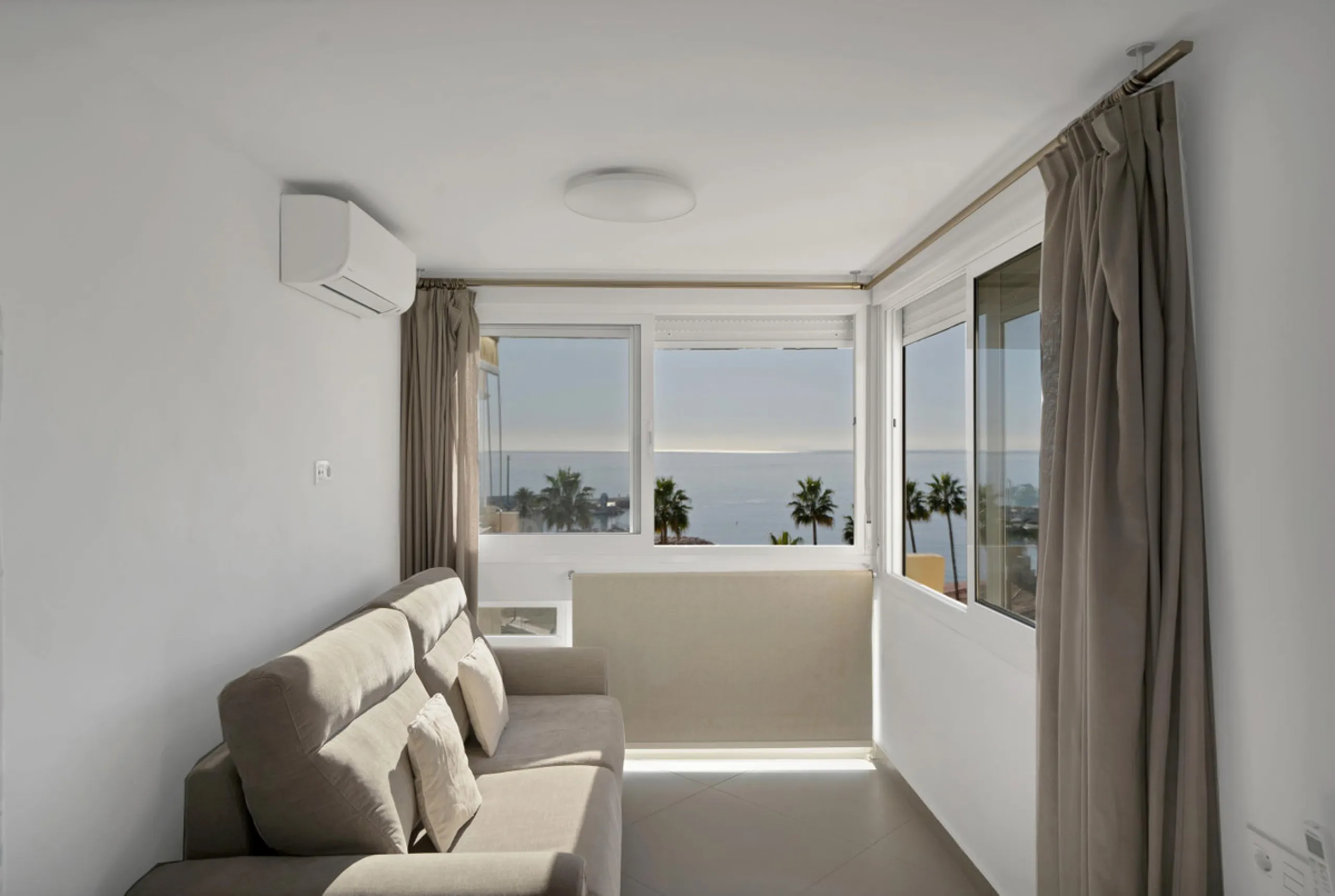 Renovated apartment with stunning sea views on the beachfront.