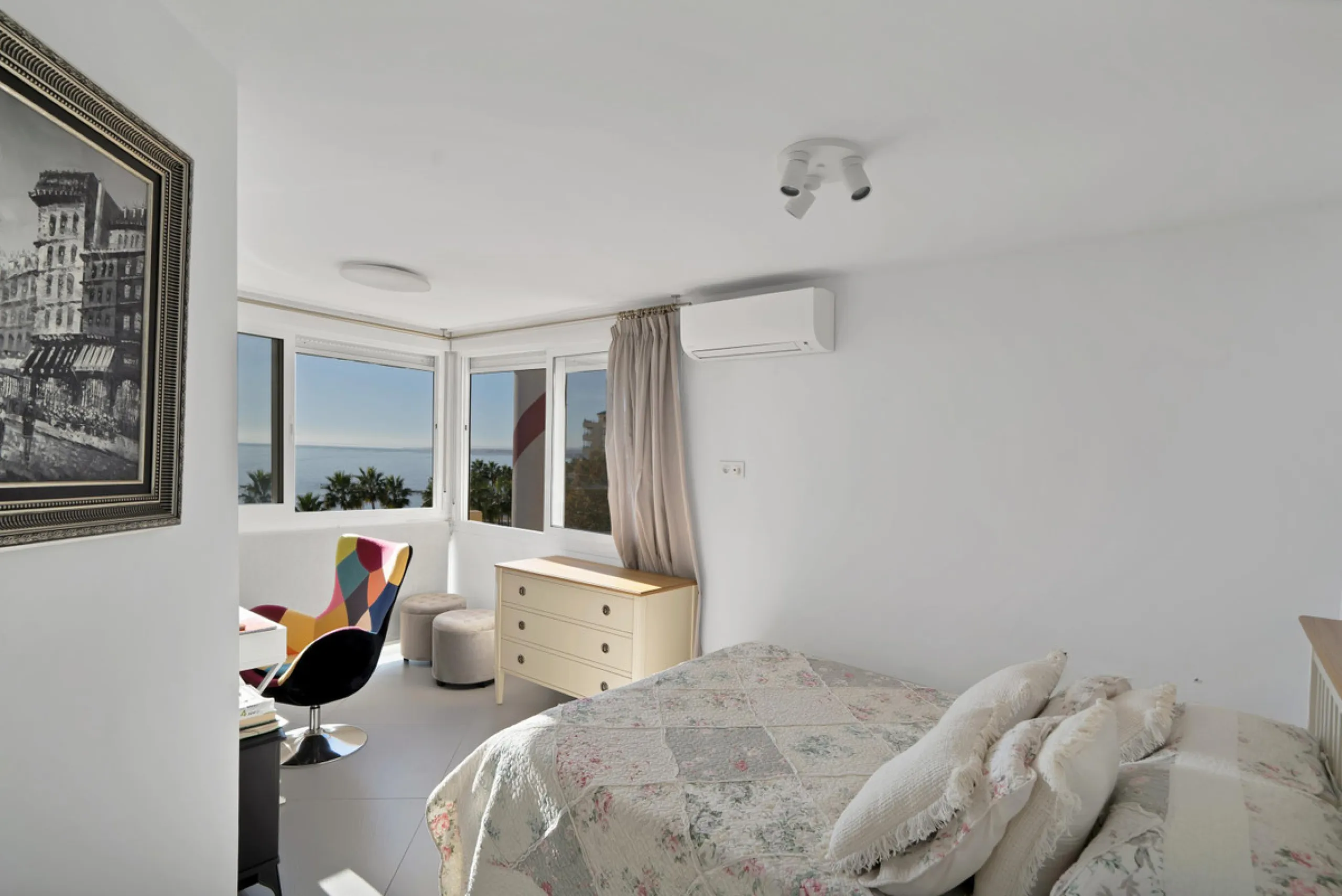 Renovated apartment with stunning sea views on the beachfront.