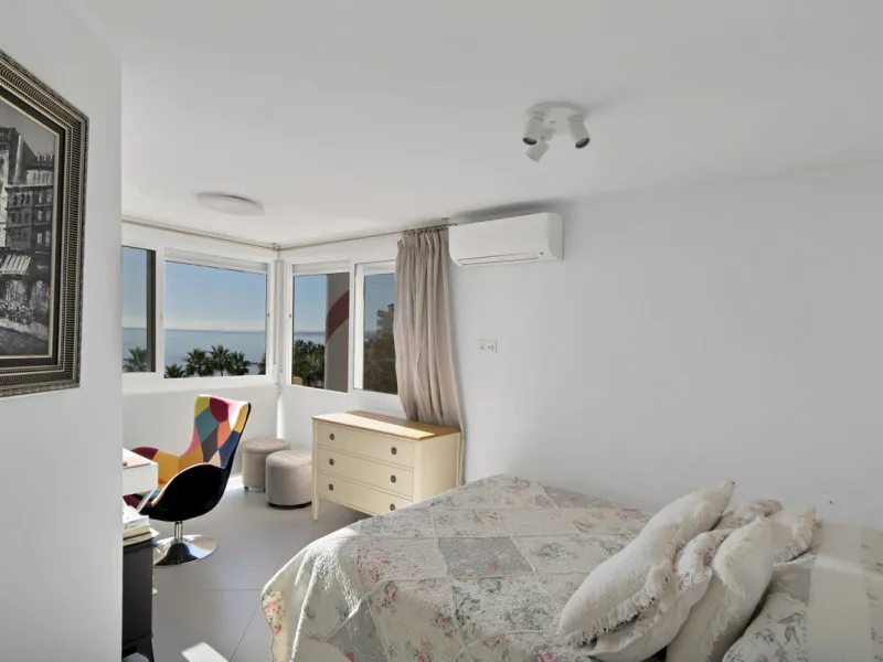 Renovated apartment with stunning sea views on the beachfront.