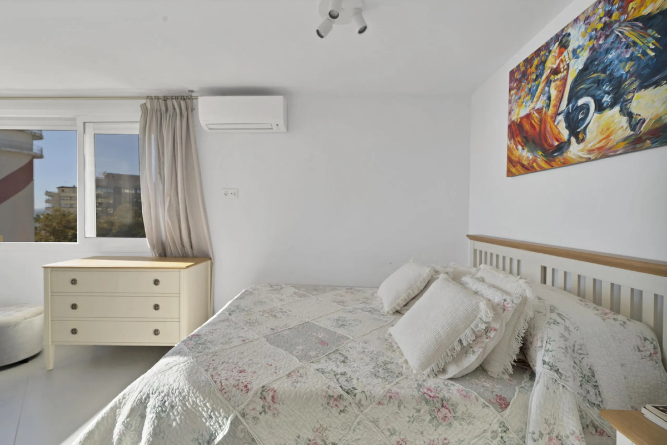 Renovated apartment with stunning sea views on the beachfront.