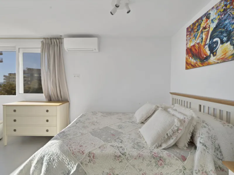 Renovated apartment with stunning sea views on the beachfront.