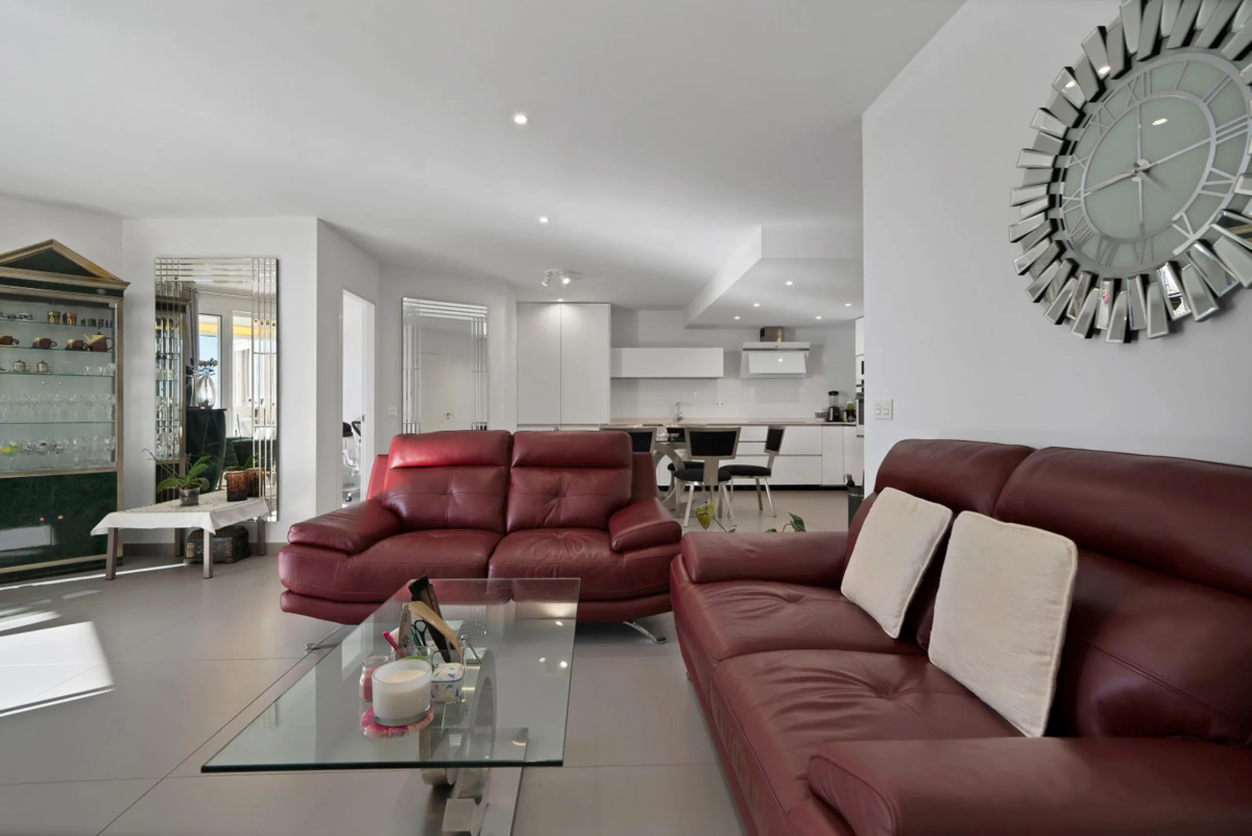 Renovated apartment with stunning sea views on the beachfront.