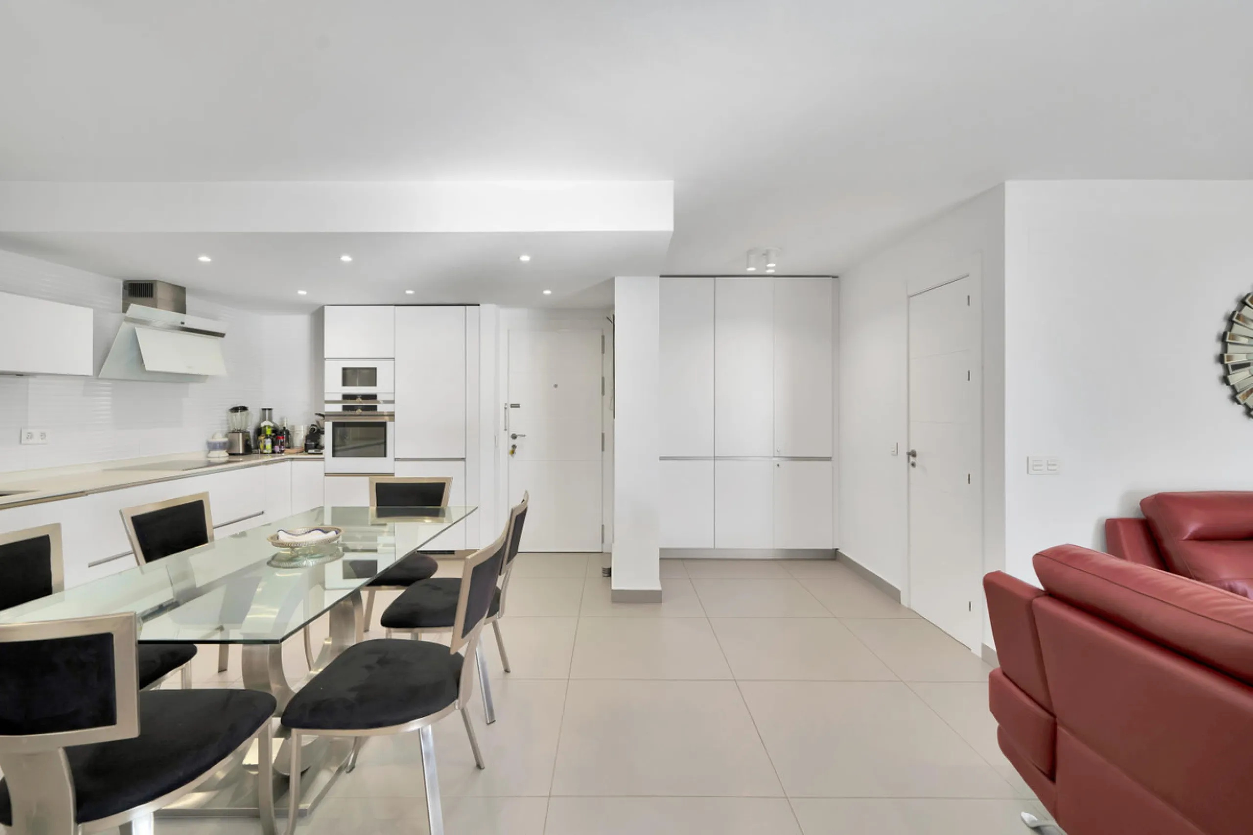 Renovated apartment with stunning sea views on the beachfront.
