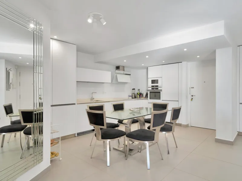 Renovated apartment with stunning sea views on the beachfront.