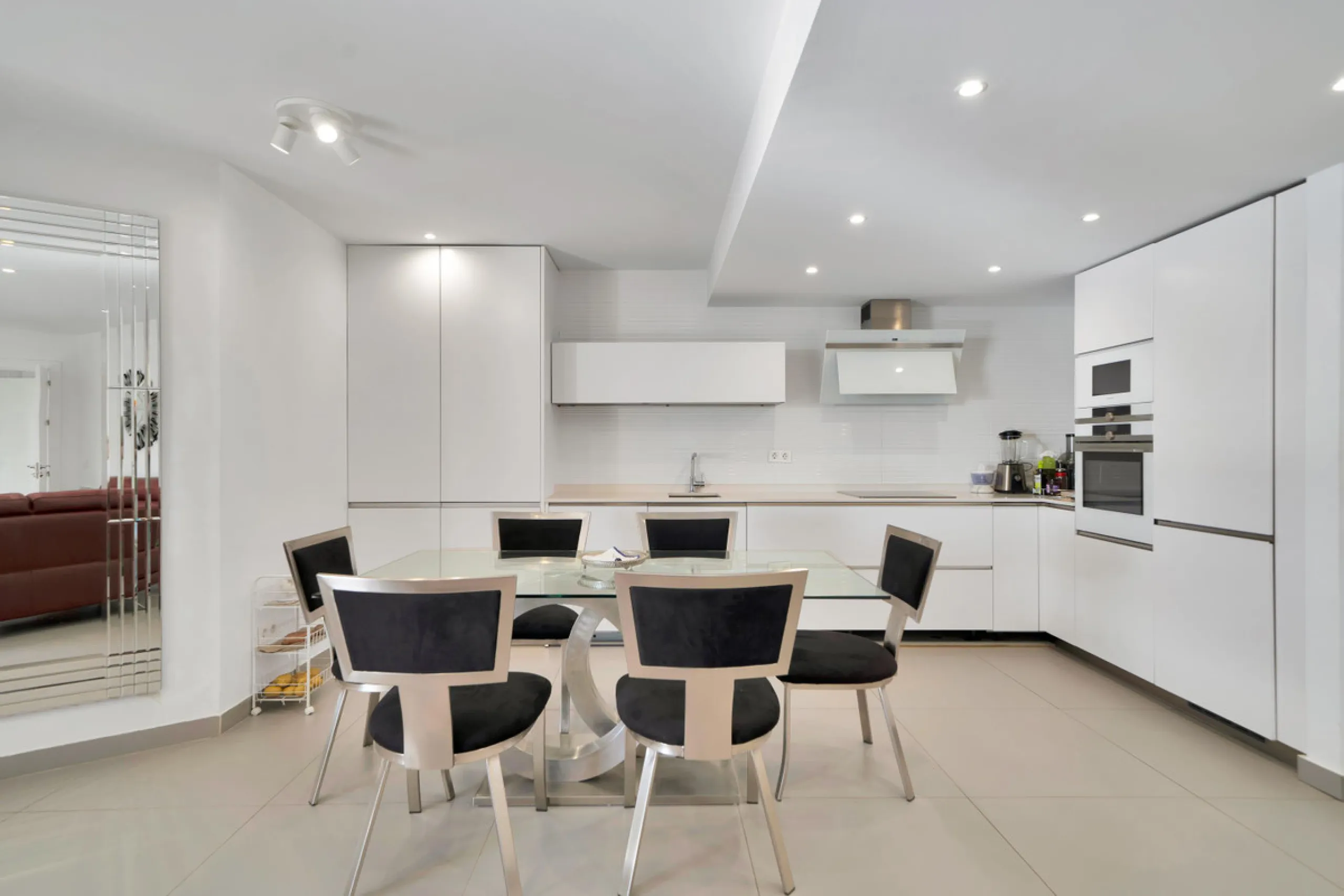 Renovated apartment with stunning sea views on the beachfront.