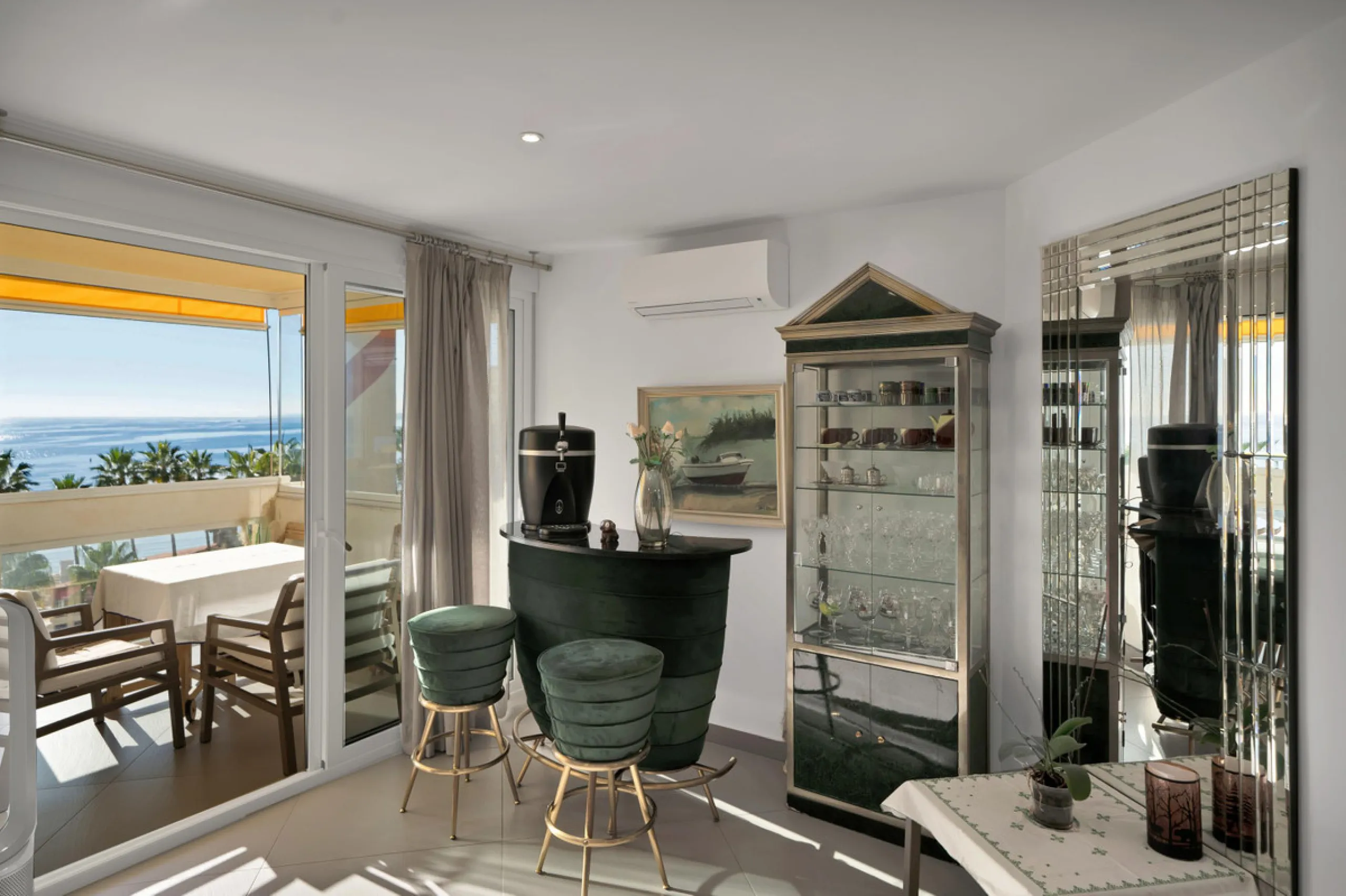 Renovated apartment with stunning sea views on the beachfront.