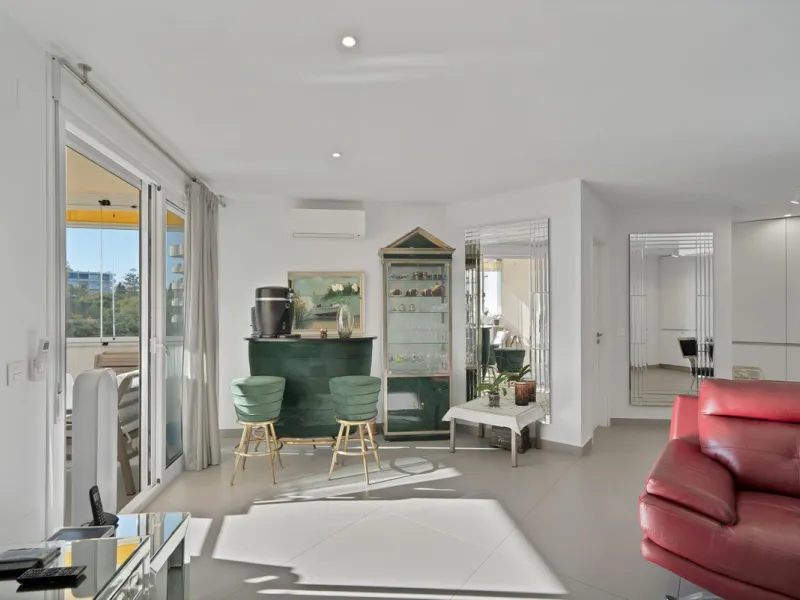 Renovated apartment with stunning sea views on the beachfront.