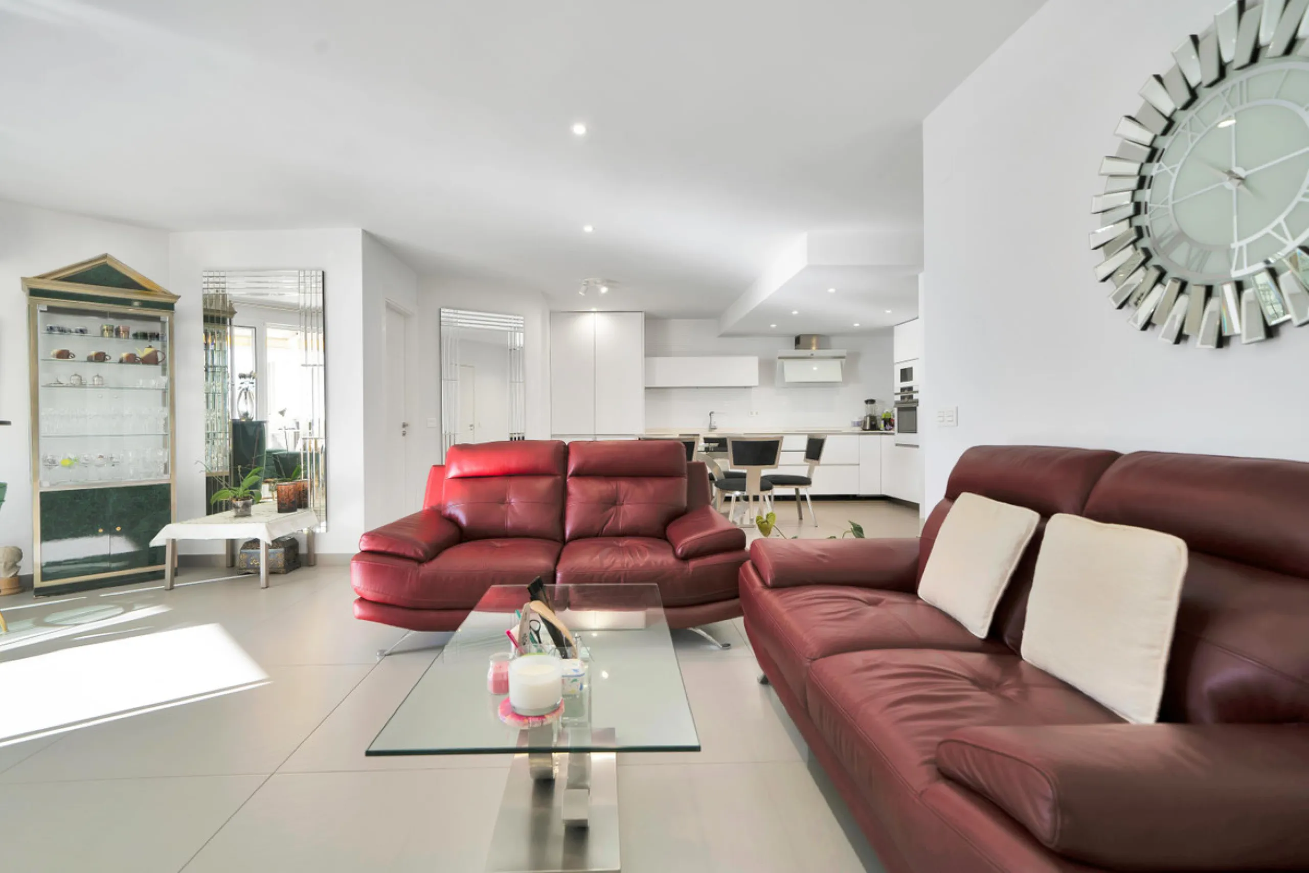 Renovated apartment with stunning sea views on the beachfront.