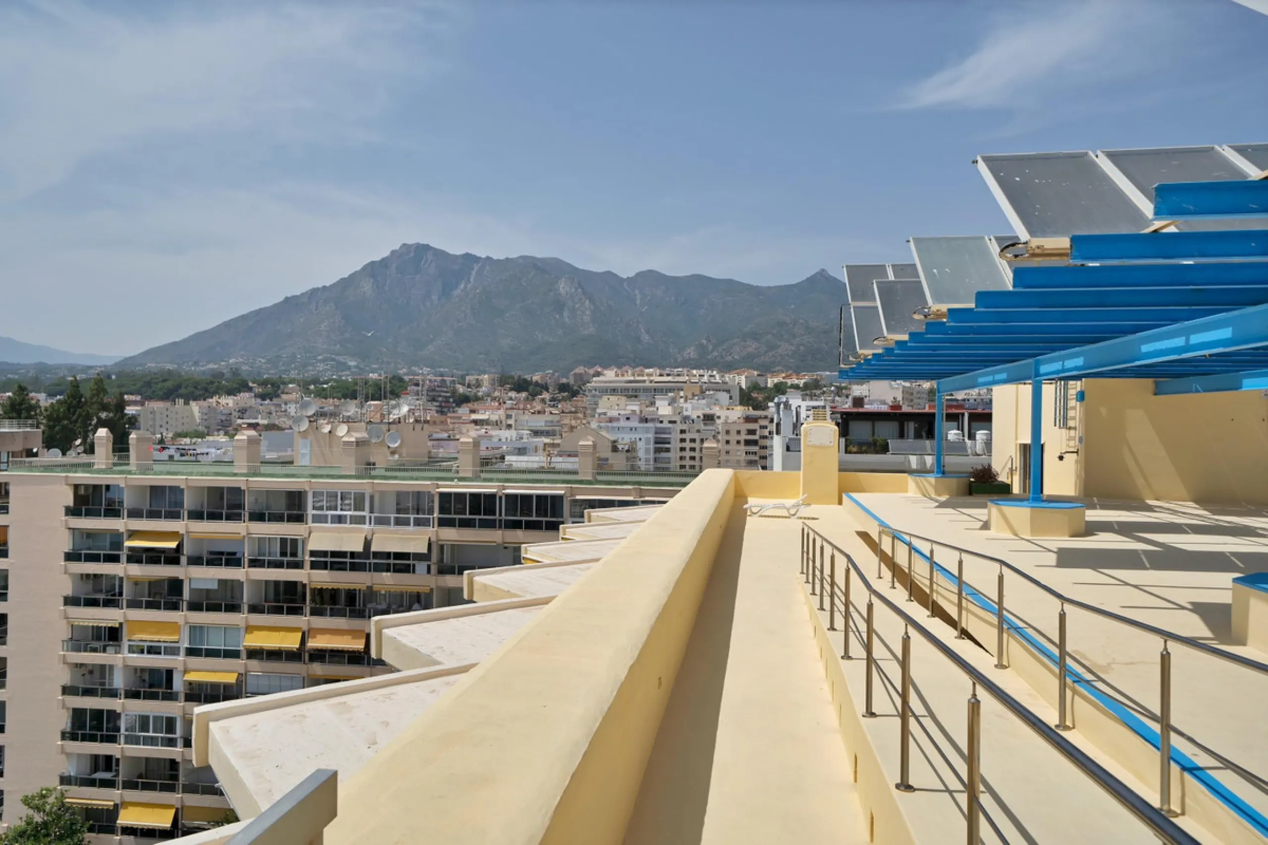 Renovated apartment with stunning sea views on the beachfront.