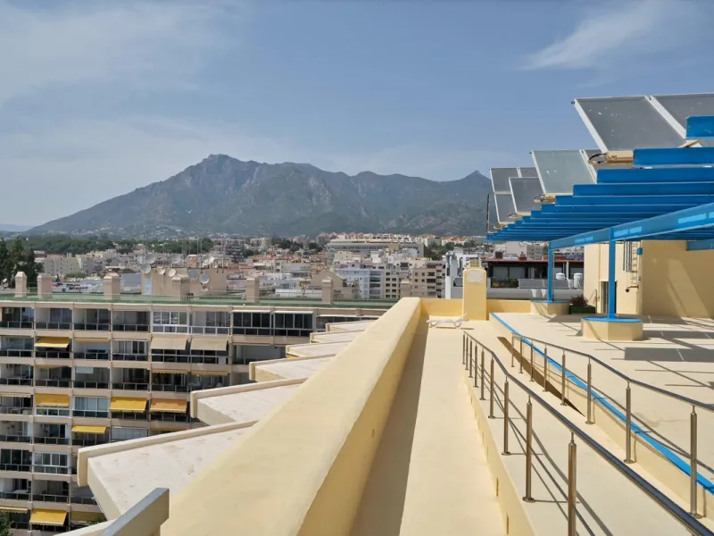 Renovated apartment with stunning sea views on the beachfront.