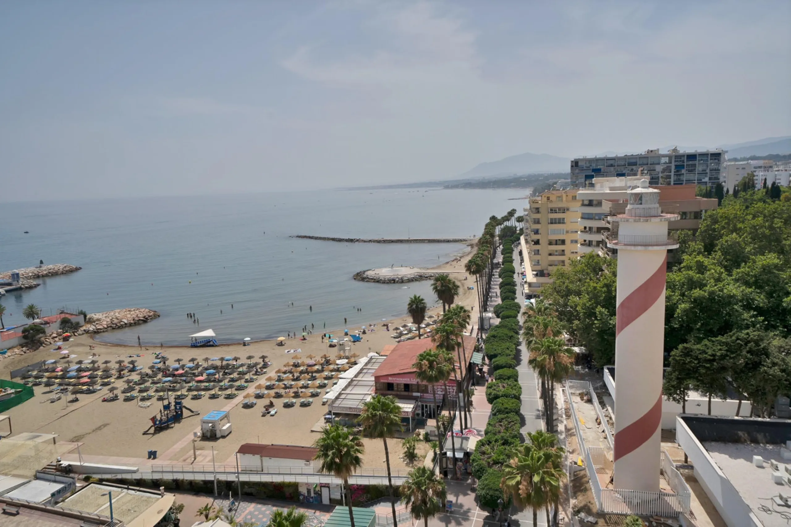 Renovated apartment with stunning sea views on the beachfront.
