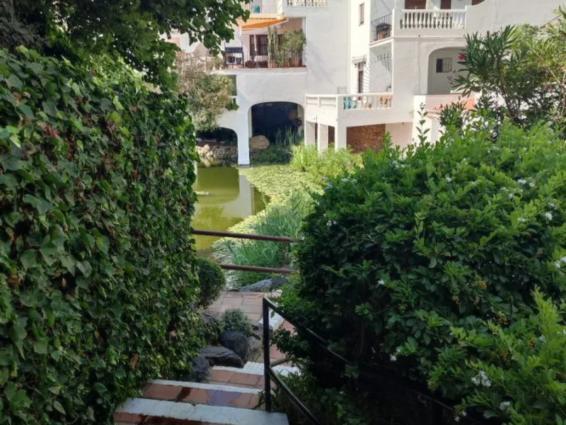 PREMIUM INVESTMENT IN NERJA: 350m2 Asset in Capistrano Playa