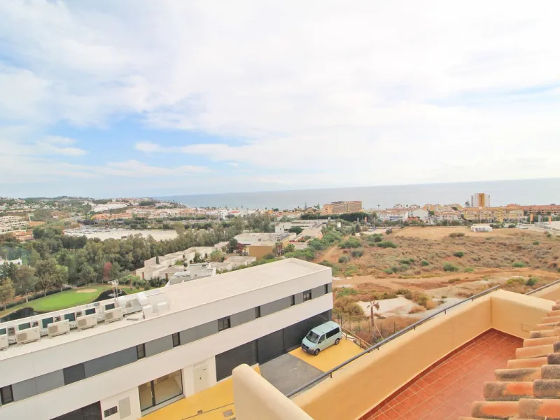 House - Townhouse в продаже в Mijas, Málaga. В доме 4 спален и 3 ванных комнат. Площадь дома 214 м²