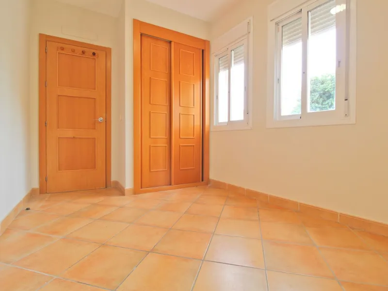 House - Townhouse в продаже в Mijas, Málaga. В доме 4 спален и 3 ванных комнат. Площадь дома 214 м²
