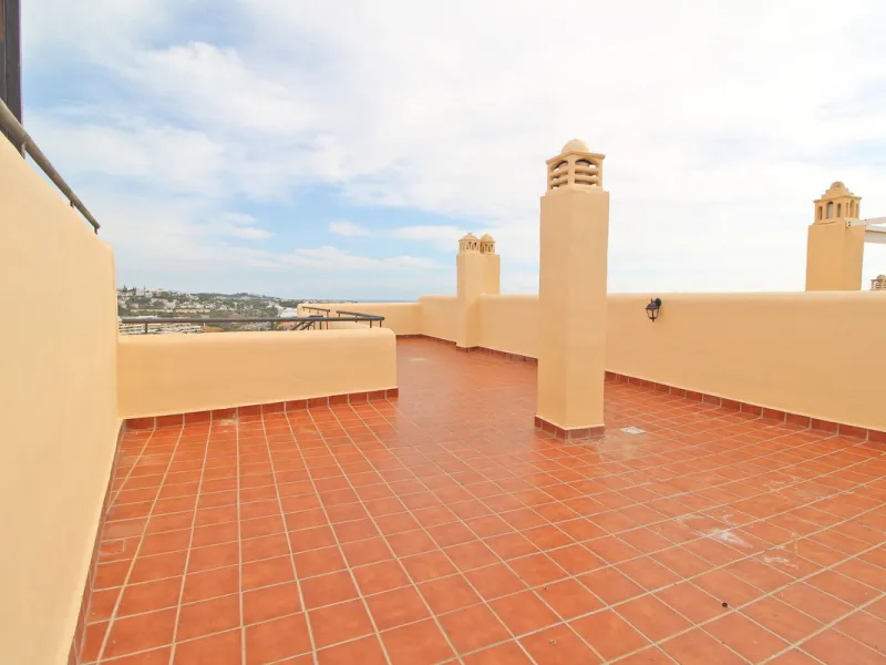 House - Townhouse в продаже в Mijas, Málaga. В доме 4 спален и 3 ванных комнат. Площадь дома 214 м²
