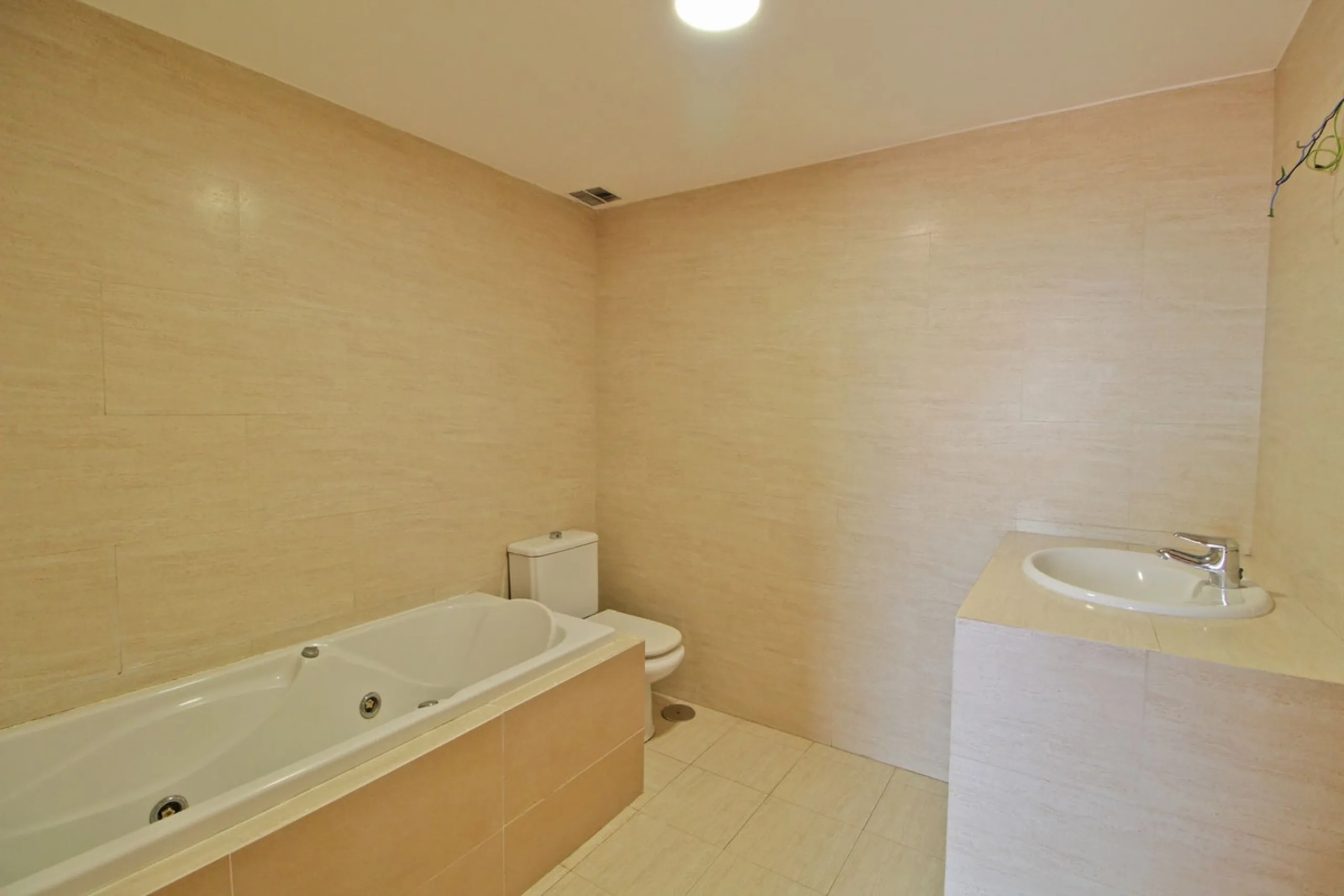 House - Townhouse в продаже в Mijas, Málaga. В доме 4 спален и 3 ванных комнат. Площадь дома 214 м²