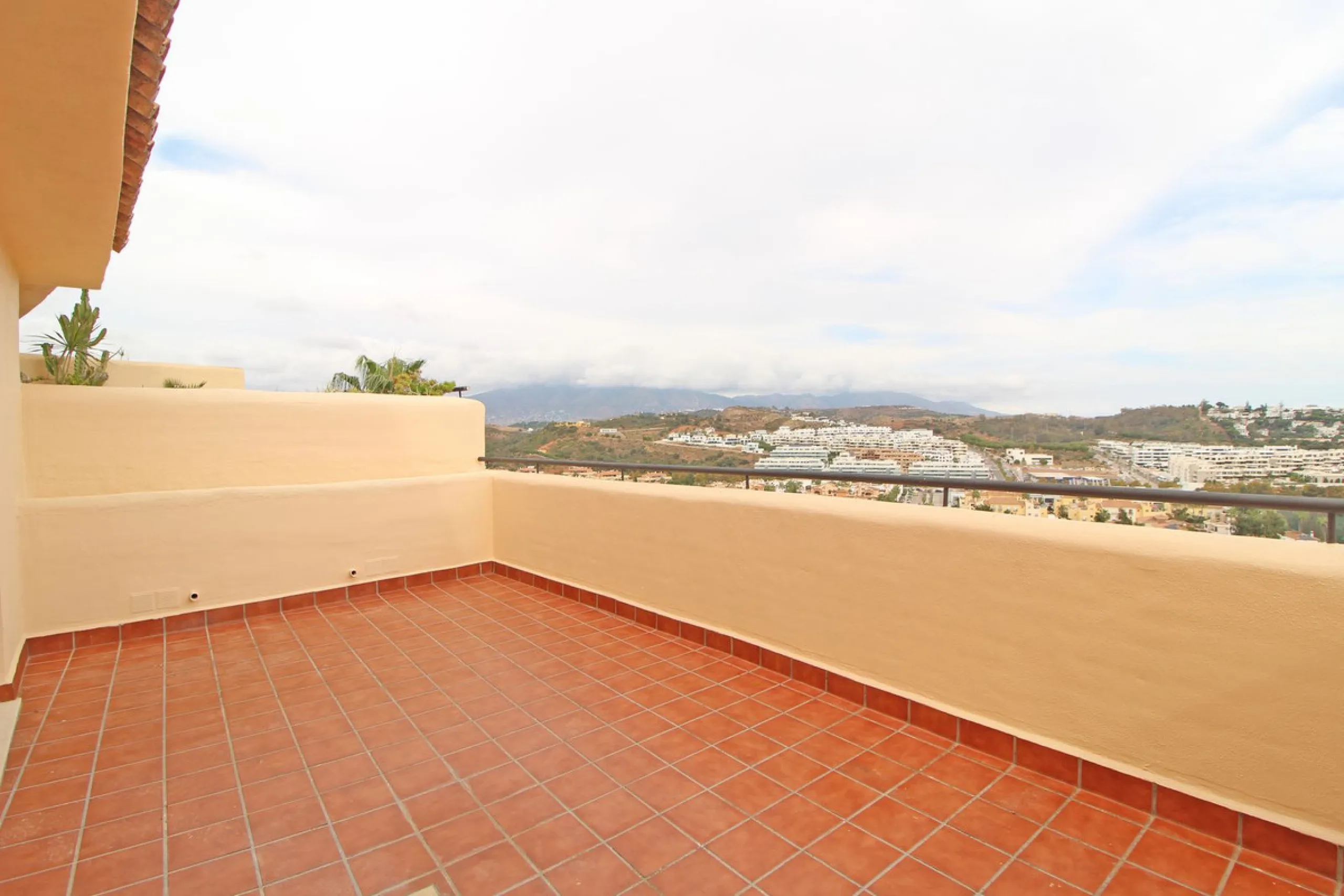 House - Townhouse в продаже в Mijas, Málaga. В доме 4 спален и 3 ванных комнат. Площадь дома 214 м²