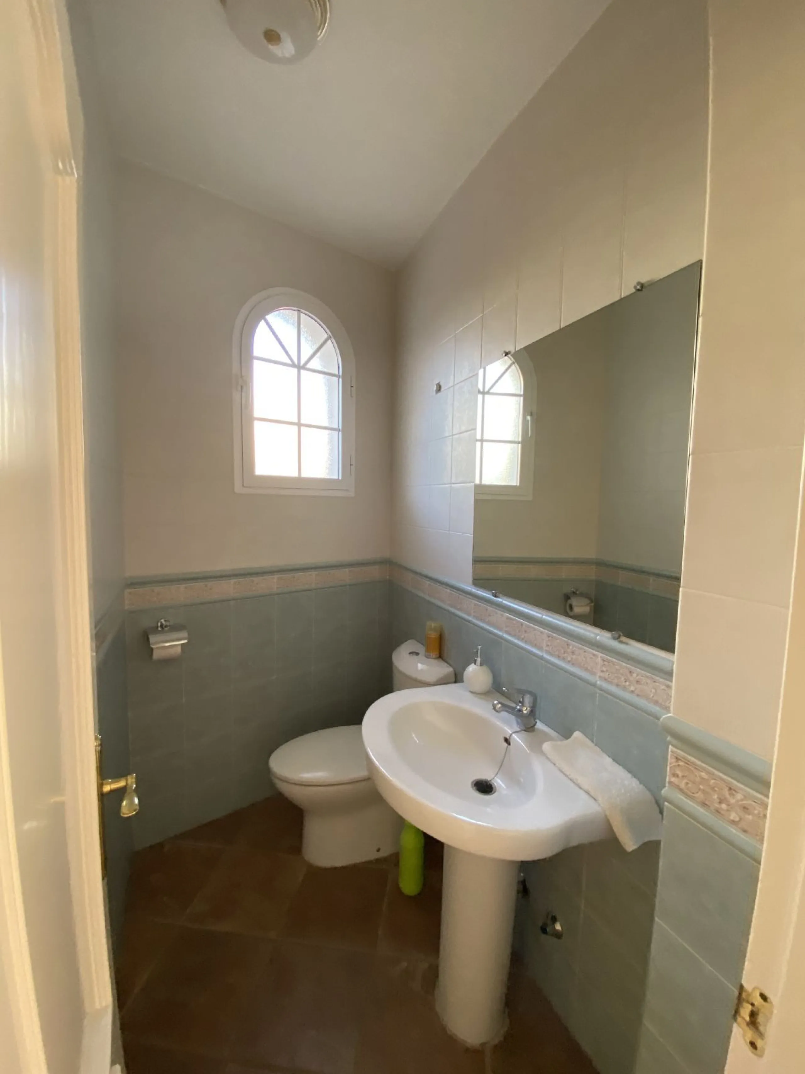 In my opinion the most impressive, front line golf villa with the most stuning views.  Situated on the popular Mijas Golf Urbanisation.  This is a fantastic location for golf enthusiasts and families alike with bars, restaurants and two 18 hole courses (L