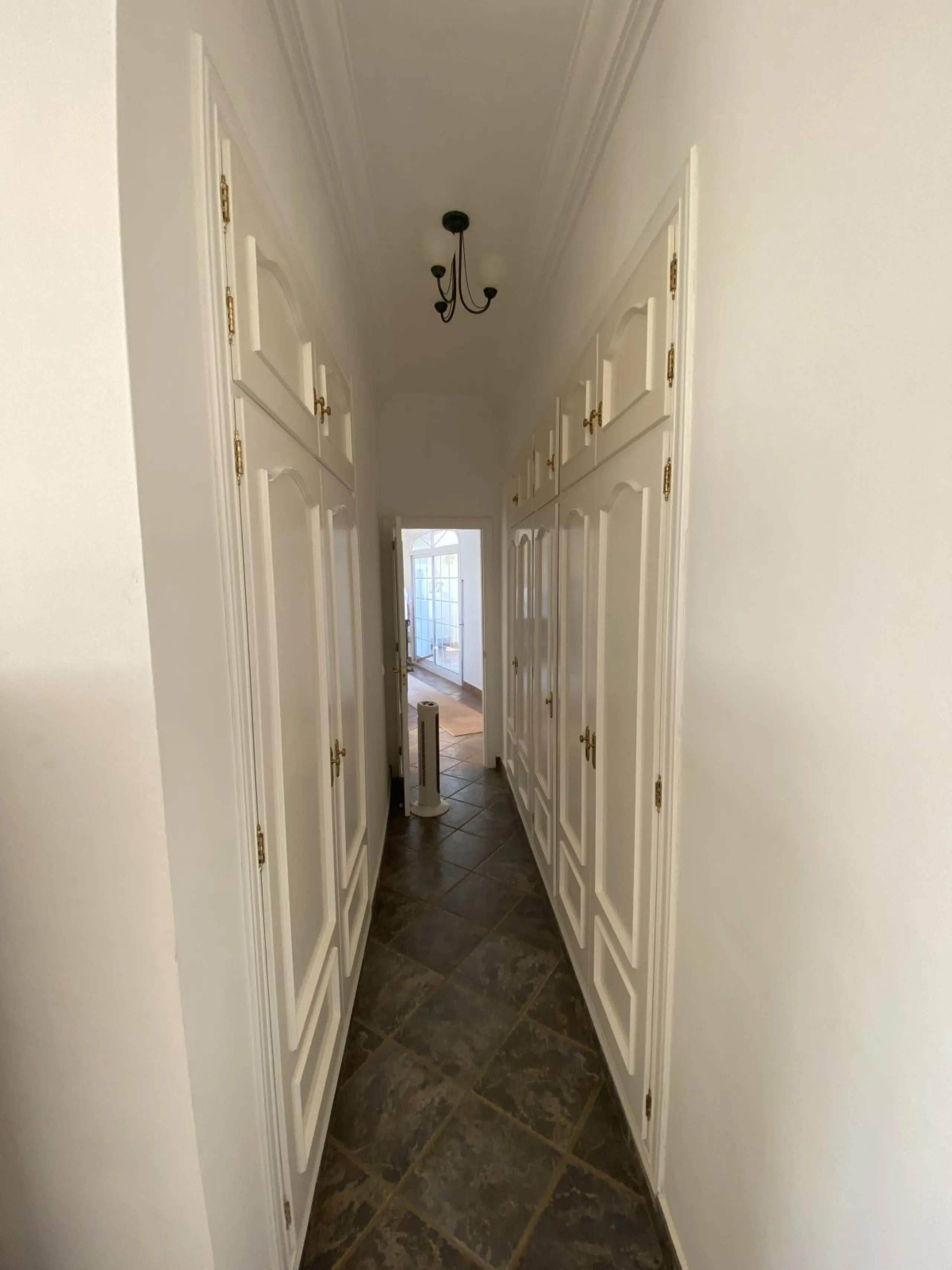 In my opinion the most impressive, front line golf villa with the most stuning views.  Situated on the popular Mijas Golf Urbanisation.  This is a fantastic location for golf enthusiasts and families alike with bars, restaurants and two 18 hole courses (L
