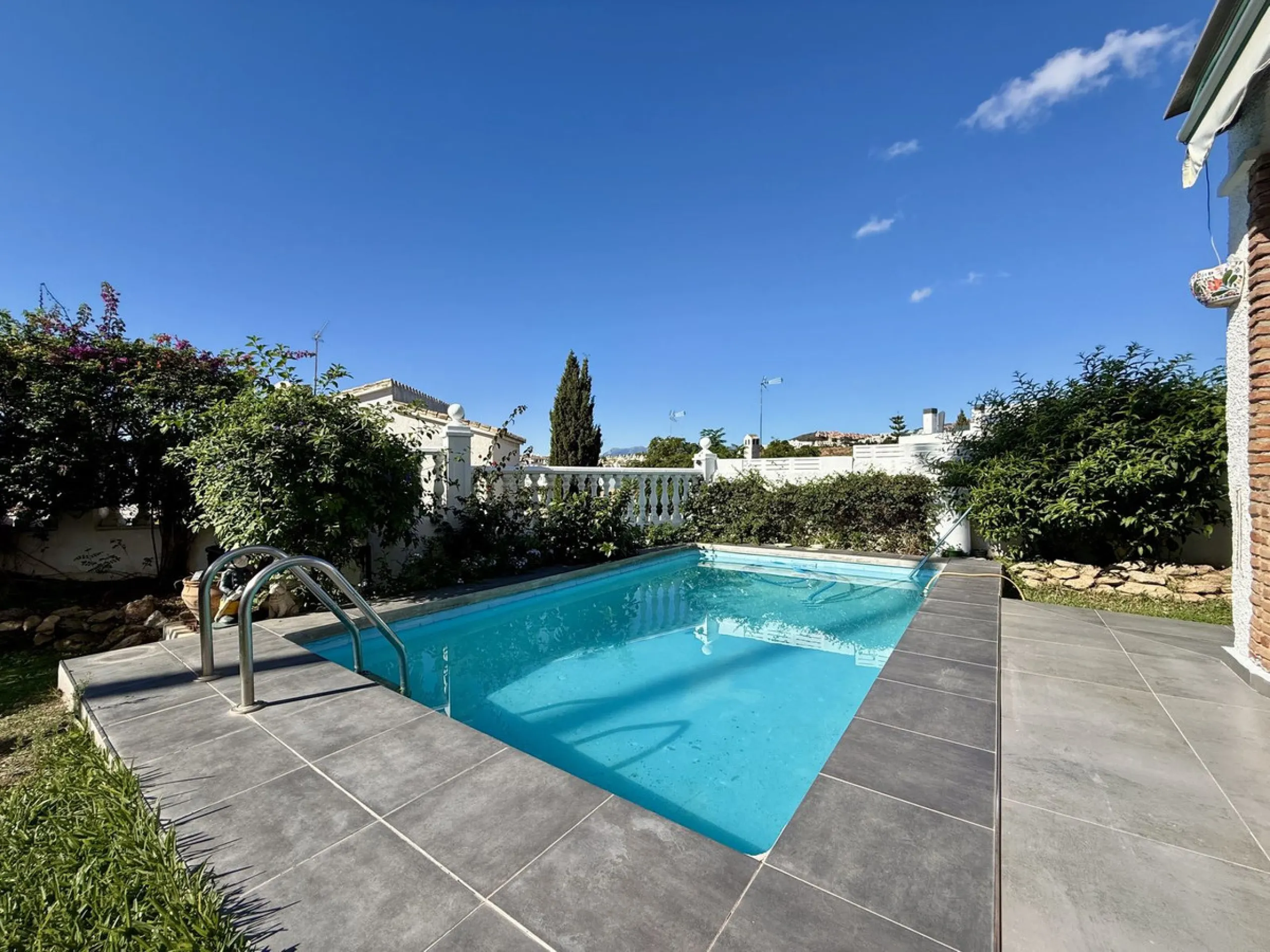 House - Semi-Detached House в продаже в Mijas, Málaga. В доме 3 спален и 2 ванных комнат. Площадь дома 133 м². Площадь участка 215 м²