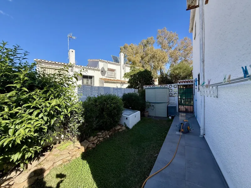 House - Semi-Detached House в продаже в Mijas, Málaga. В доме 3 спален и 2 ванных комнат. Площадь дома 133 м². Площадь участка 215 м²