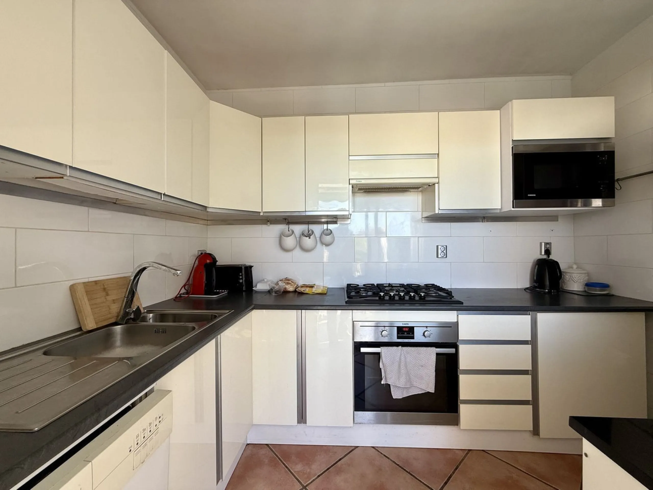 House - Semi-Detached House в продаже в Mijas, Málaga. В доме 3 спален и 2 ванных комнат. Площадь дома 133 м². Площадь участка 215 м²