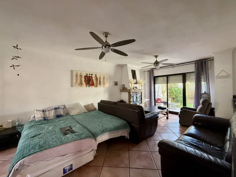 House - Semi-Detached House в продаже в Mijas, Málaga. В доме 3 спален и 2 ванных комнат. Площадь дома 133 м². Площадь участка 215 м²