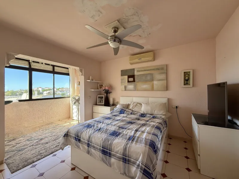 House - Semi-Detached House в продаже в Mijas, Málaga. В доме 3 спален и 2 ванных комнат. Площадь дома 133 м². Площадь участка 215 м²