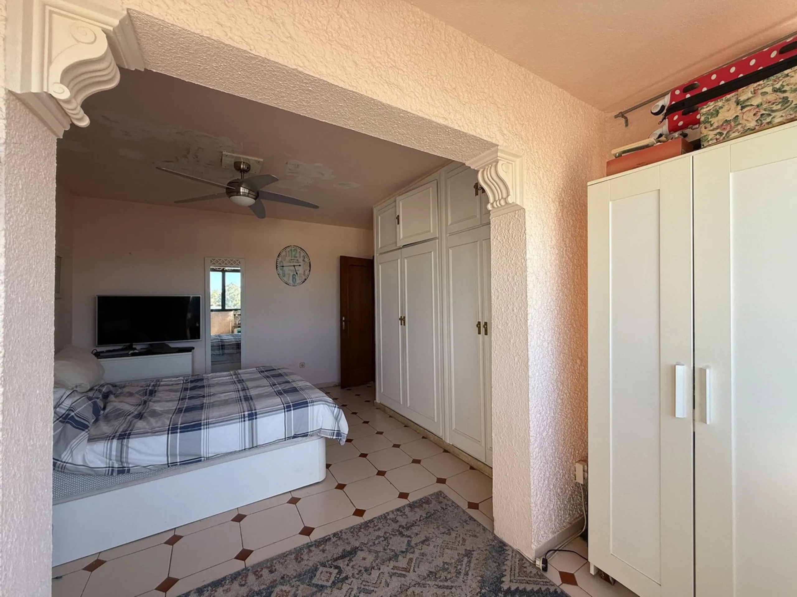 House - Semi-Detached House в продаже в Mijas, Málaga. В доме 3 спален и 2 ванных комнат. Площадь дома 133 м². Площадь участка 215 м²