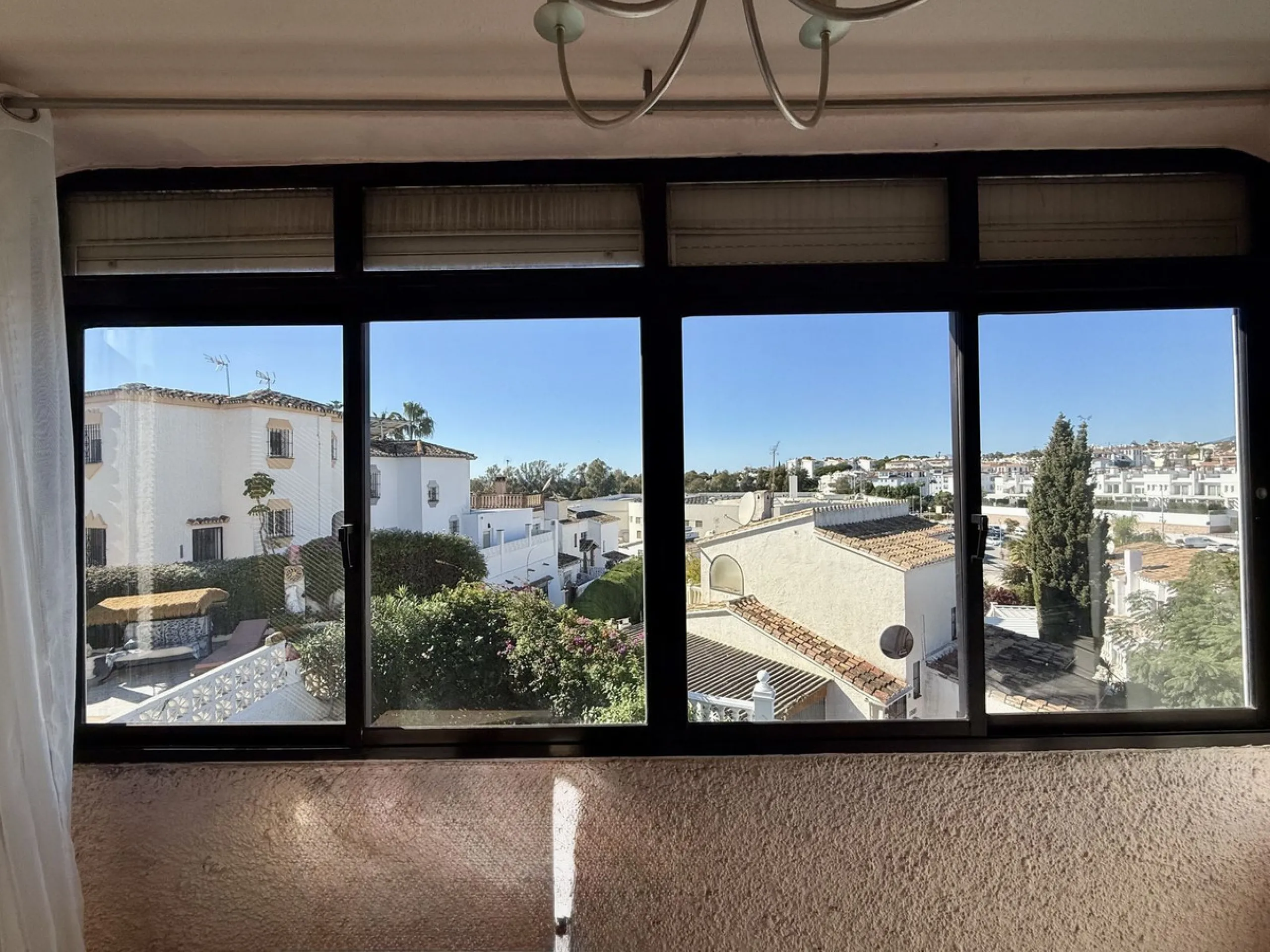House - Semi-Detached House в продаже в Mijas, Málaga. В доме 3 спален и 2 ванных комнат. Площадь дома 133 м². Площадь участка 215 м²