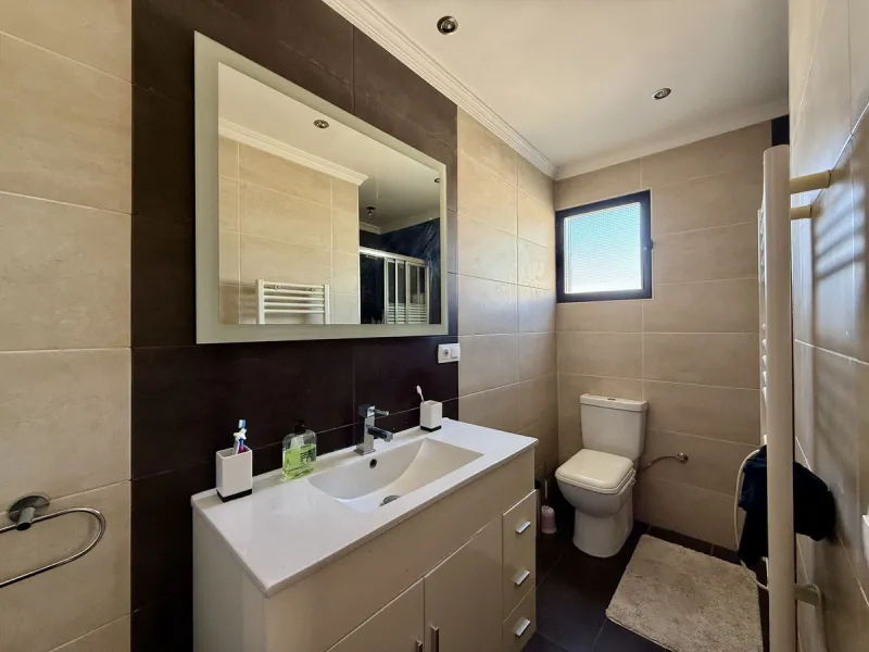 House - Semi-Detached House в продаже в Mijas, Málaga. В доме 3 спален и 2 ванных комнат. Площадь дома 133 м². Площадь участка 215 м²