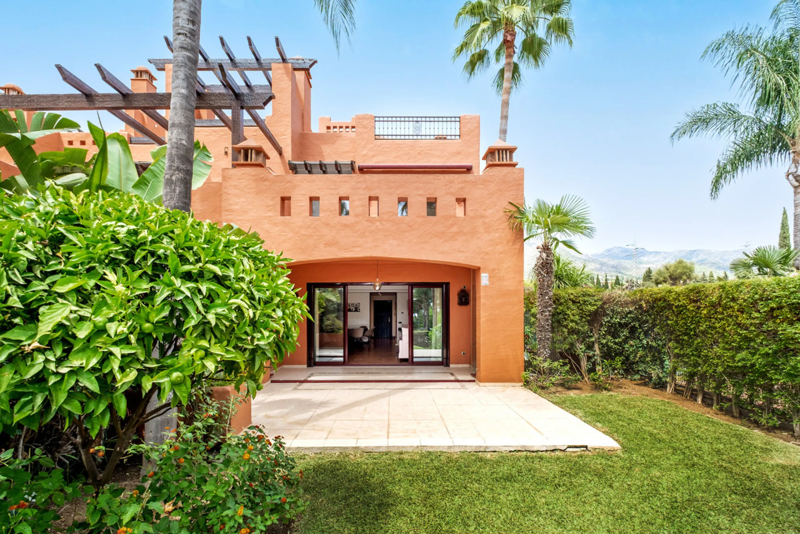 Just a short walk from Puente Romano and the beach, this fully renovated corner-unit villa is located in the exclusive gated community of Monte Marbella Club, with only 17 homes.