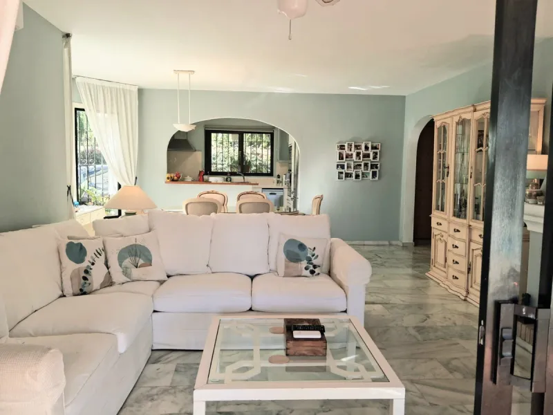 Nestled in the heart of Calahonda, Mijas, this captivating detached villa offers a harmonious blend of comfort and elegance. Boasting four Double bedrooms and two well-appointed bathrooms. This home is designed for those who appreciate luxury and style.