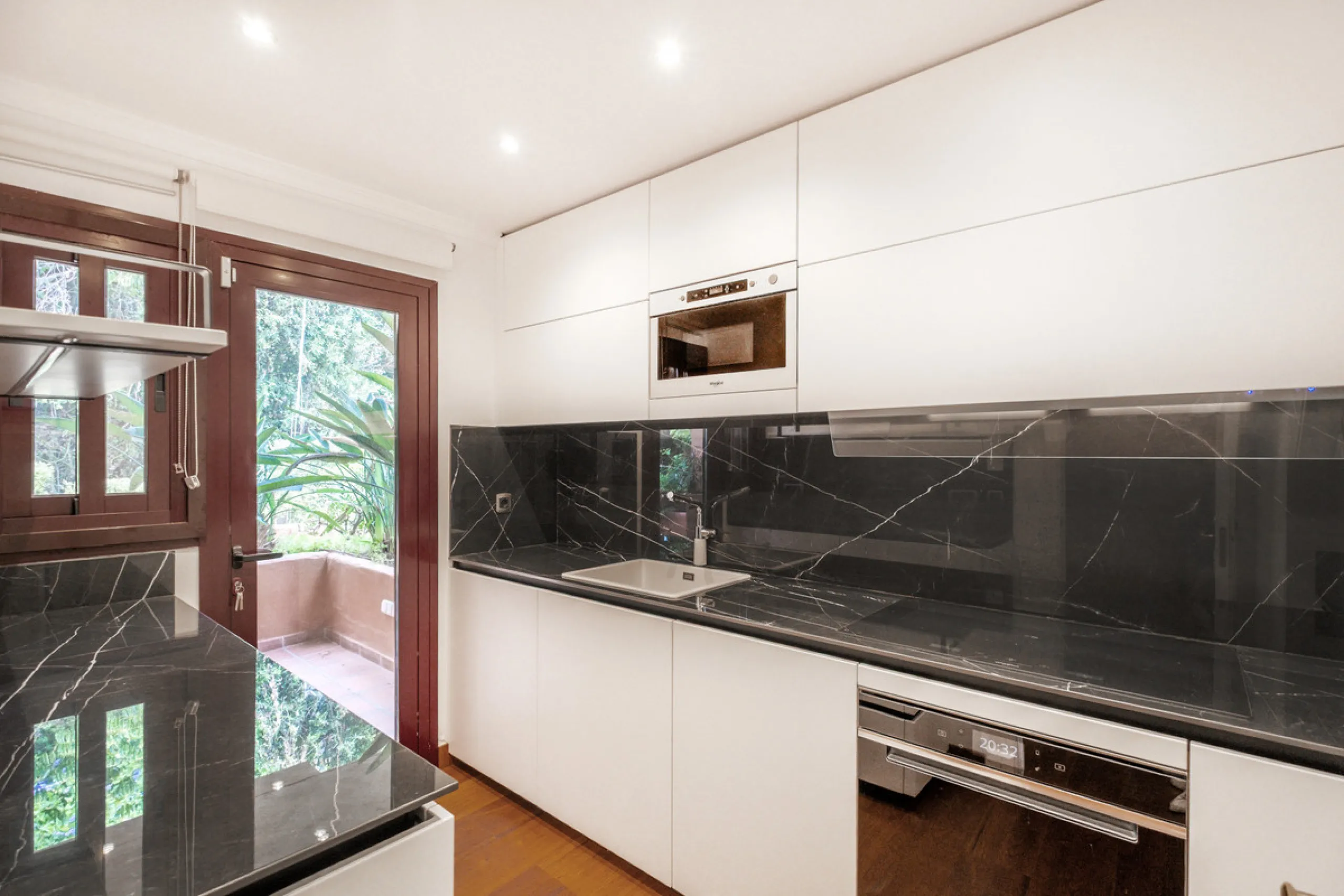 Just a short walk from Puente Romano and the beach, this fully renovated corner-unit villa is located in the exclusive gated community of Monte Marbella Club, with only 17 homes.